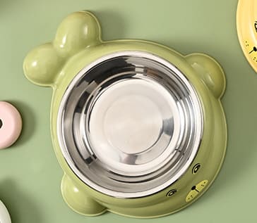 PLATO PLÁSTICO CON ALUMINIO DISEÑO FOCA